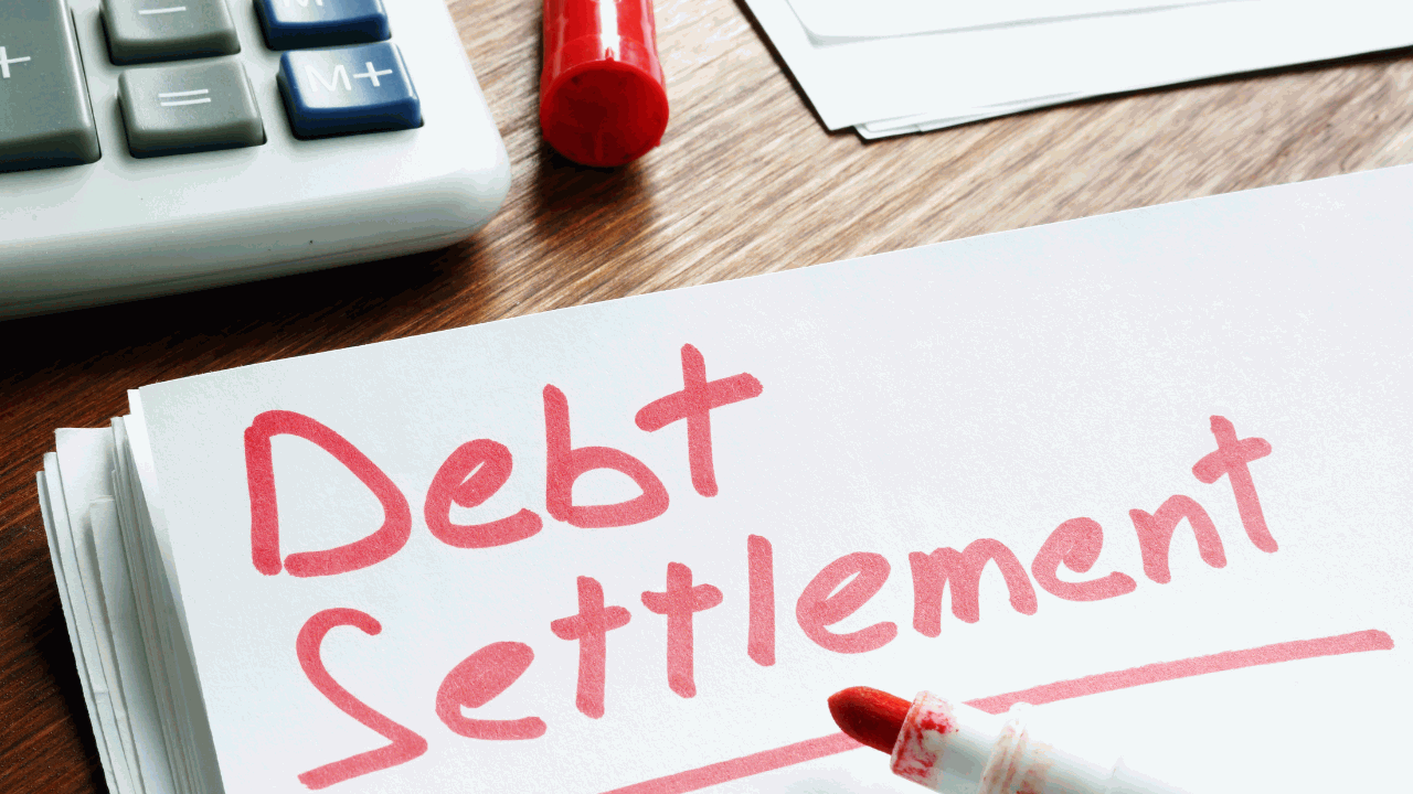 Understanding the benefits and drawbacks of debt settlement